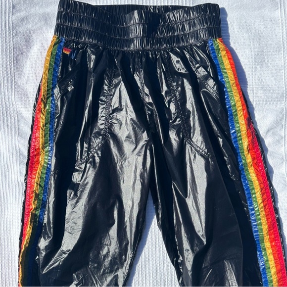 AVIATOR NATION - NWT
5 STRIPE WIND PANT - BLACK GLOSSY - Picture 4 of 8